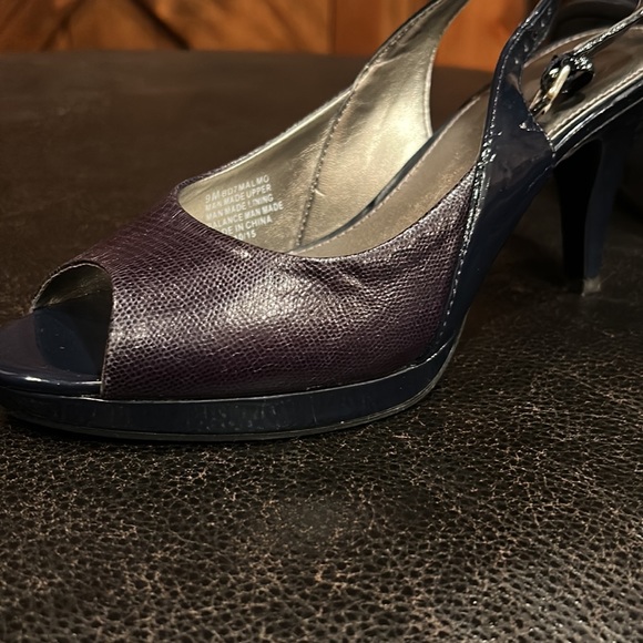 Heels - Picture 6 of 6